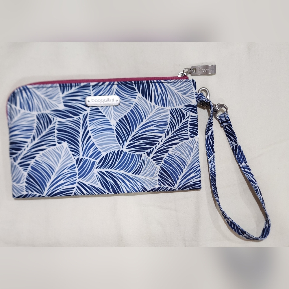 NWOT Baggallini Go Bagg with RFID Wristlet, MSRP: $78 - Picture 5 of 10